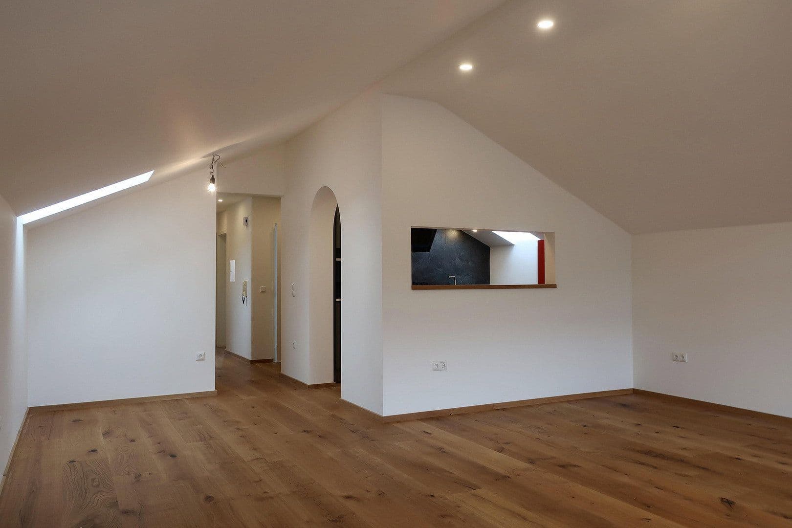 Prenájom bytu 3-izbový 90 m², Weißachenerstraße 59, Bergen, Bavorsko Prenájom bytu 3-izbový 90 m², Weißachenerstraße 59, Bergen, Bavorsko