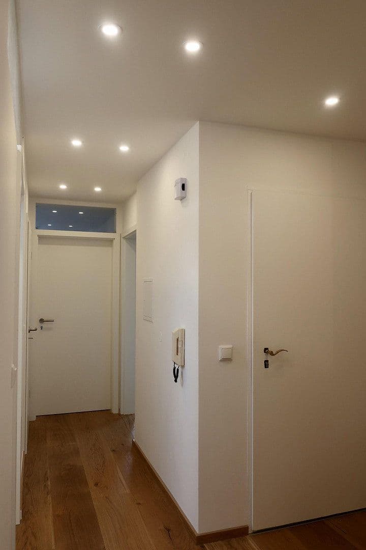 Prenájom bytu 3-izbový 90 m², Weißachenerstraße 59, Bergen, Bavorsko Prenájom bytu 3-izbový 90 m², Weißachenerstraße 59, Bergen, Bavorsko