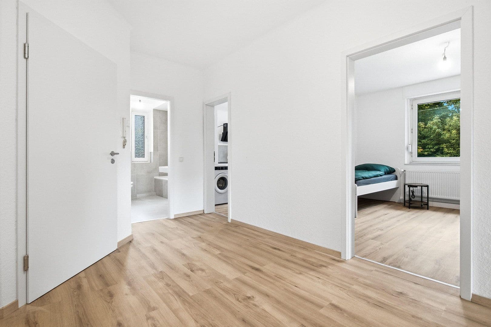 Predaj domu 420 m², pozemok 488 m², Detmolder Straße 407, Bielefeld, Severné Porýnie - Westfálsko Predaj domu 420 m², pozemok 488 m², Detmolder Straße 407, Bielefeld, Severné Porýnie - Westfálsko