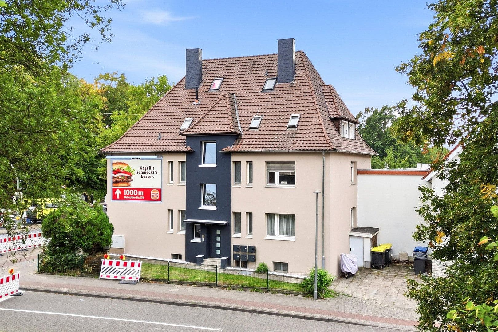 Predaj domu 420 m², pozemok 488 m², Detmolder Straße 407, Bielefeld, Severné Porýnie - Westfálsko Predaj domu 420 m², pozemok 488 m², Detmolder Straße 407, Bielefeld, Severné Porýnie - Westfálsko
