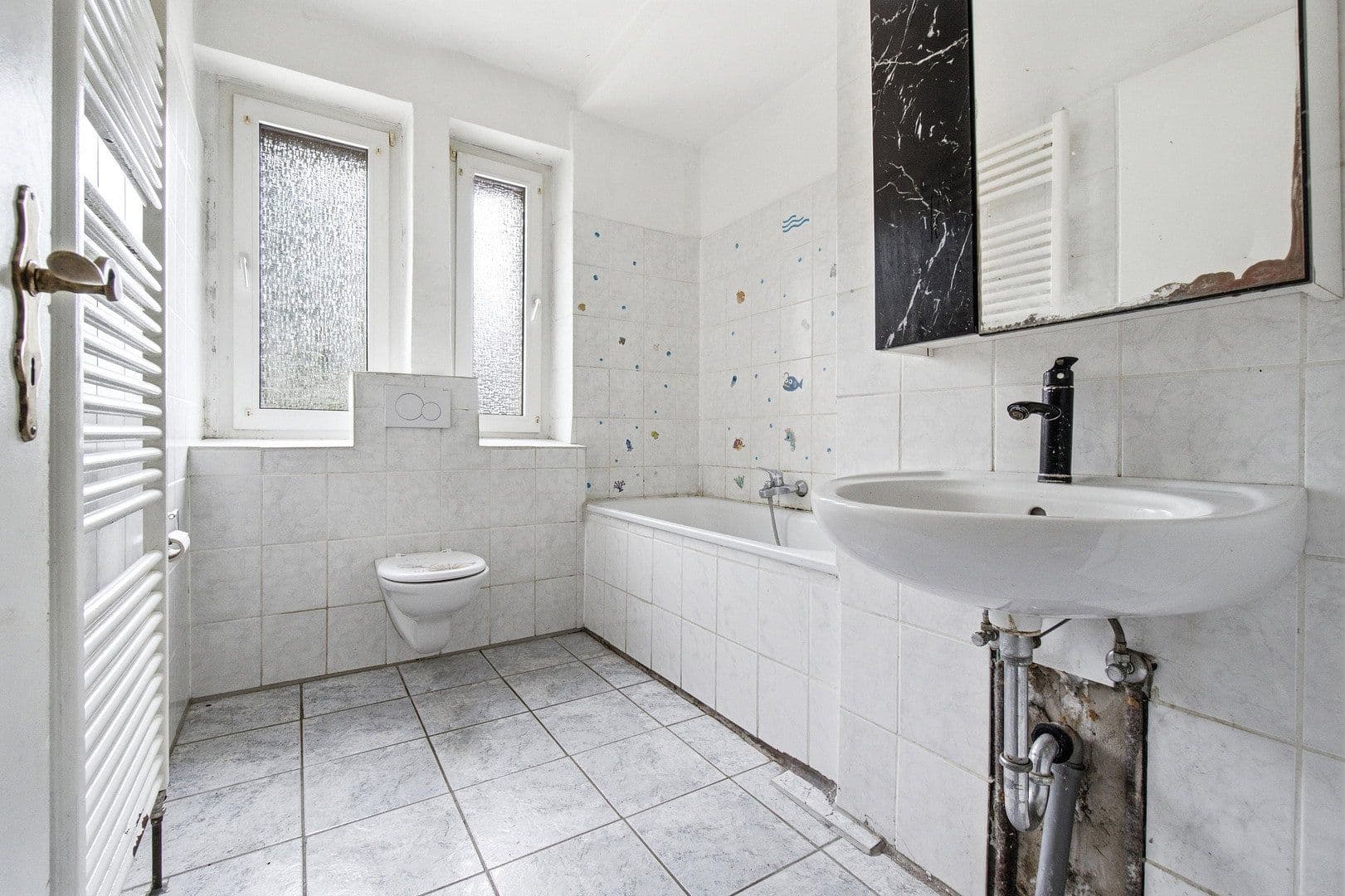 Predaj domu 420 m², pozemok 488 m², Detmolder Straße 407, Bielefeld, Severné Porýnie - Westfálsko Predaj domu 420 m², pozemok 488 m², Detmolder Straße 407, Bielefeld, Severné Porýnie - Westfálsko