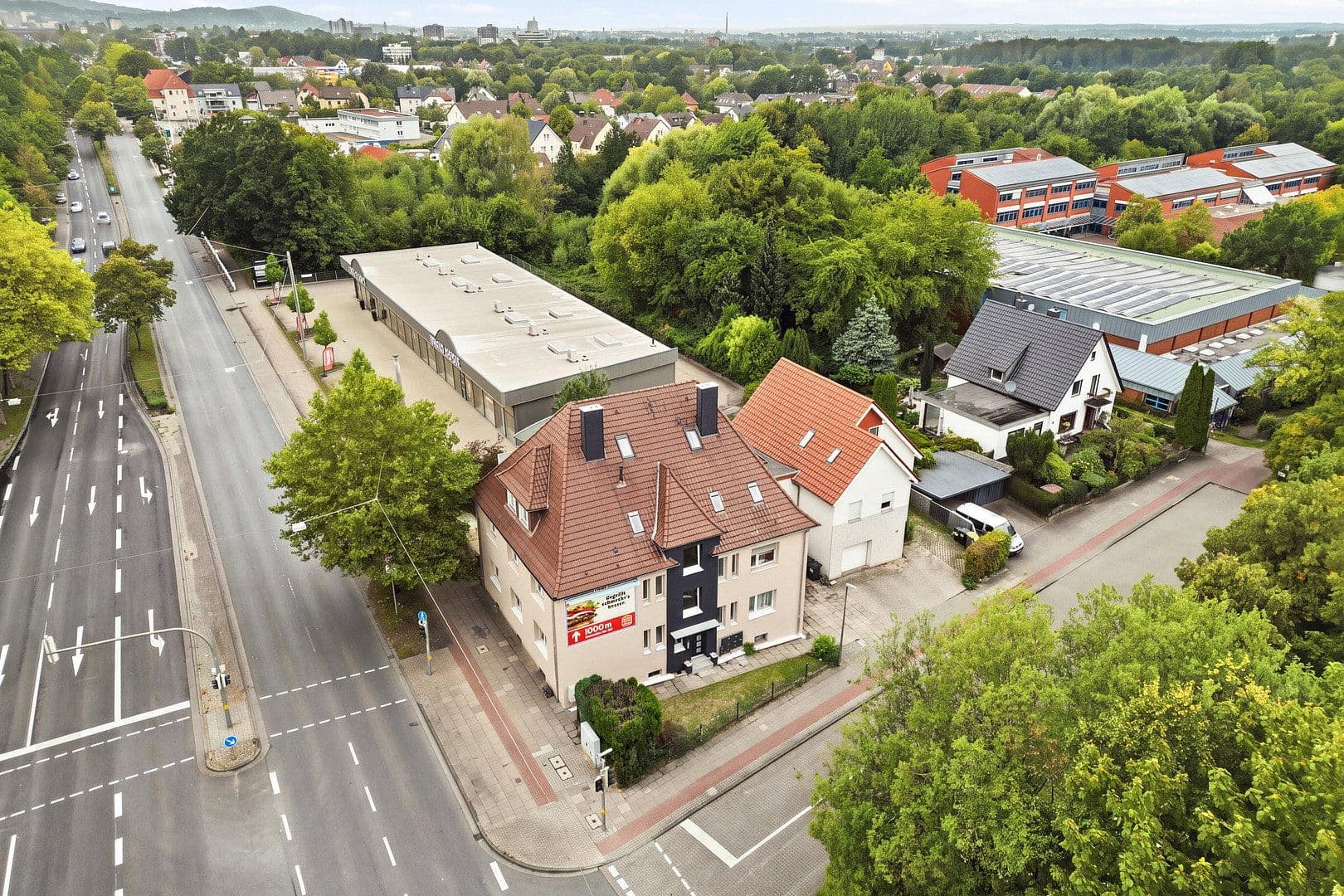 Predaj domu 420 m², pozemok 488 m², Detmolder Straße 407, Bielefeld, Severné Porýnie - Westfálsko Predaj domu 420 m², pozemok 488 m², Detmolder Straße 407, Bielefeld, Severné Porýnie - Westfálsko