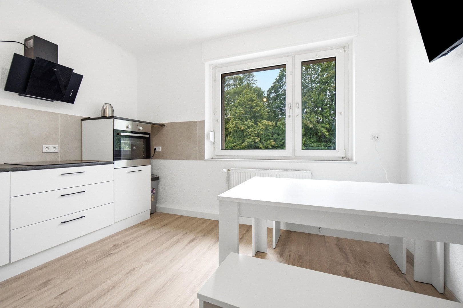 Predaj domu 420 m², pozemok 488 m², Detmolder Straße 407, Bielefeld, Severné Porýnie - Westfálsko Predaj domu 420 m², pozemok 488 m², Detmolder Straße 407, Bielefeld, Severné Porýnie - Westfálsko