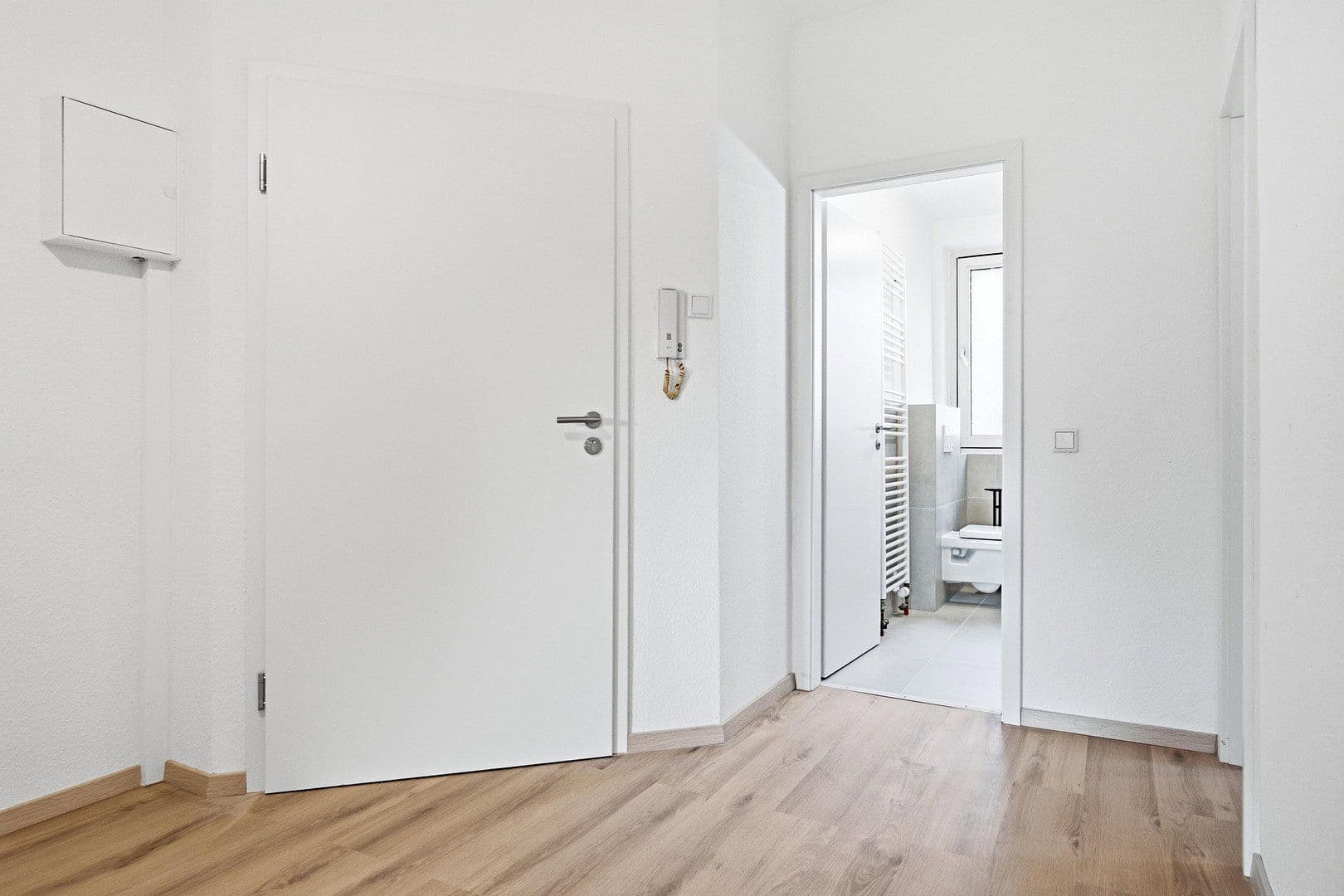 Predaj domu 420 m², pozemok 488 m², Detmolder Straße 407, Bielefeld, Severné Porýnie - Westfálsko Predaj domu 420 m², pozemok 488 m², Detmolder Straße 407, Bielefeld, Severné Porýnie - Westfálsko