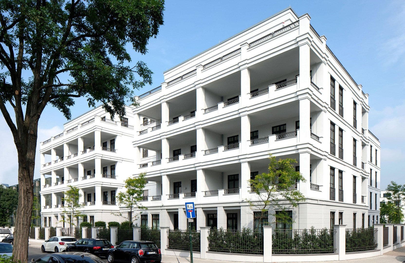 Prenájom bytu 5-izbový 404 m², Schanzenstr. 80 - 82, Düsseldorf - Oberkassel, Severné Porýnie - Westfálsko Prenájom bytu 5-izbový 404 m², Schanzenstr. 80 - 82, Düsseldorf - Oberkassel, Severné Porýnie - Westfálsko