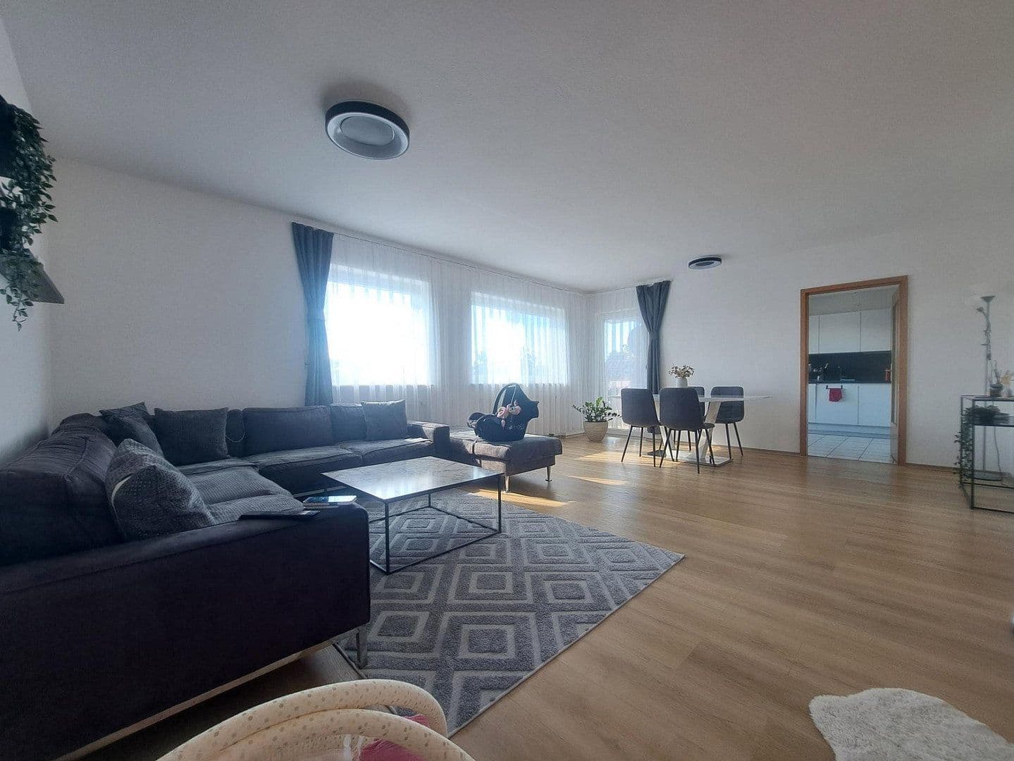 Prenájom bytu 4-izbový 118 m², Backhausweg 6, Udenheim, Porýnie-Falcko Prenájom bytu 4-izbový 118 m², Backhausweg 6, Udenheim, Porýnie-Falcko