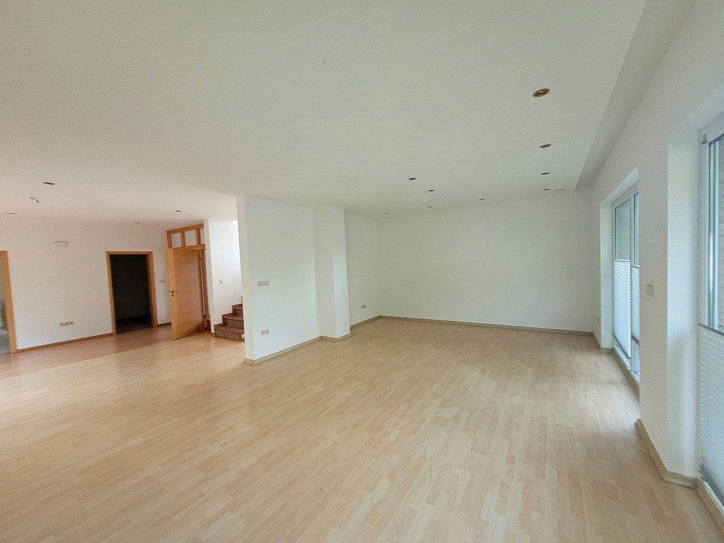 Predaj domu 177 m², pozemok 2.100 m², Hohenburg, Bavorsko Predaj domu 177 m², pozemok 2.100 m², Hohenburg, Bavorsko