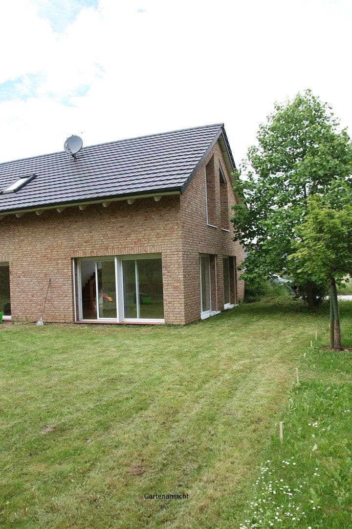 Predaj domu 177 m², pozemok 2.100 m², Hohenburg, Bavorsko Predaj domu 177 m², pozemok 2.100 m², Hohenburg, Bavorsko