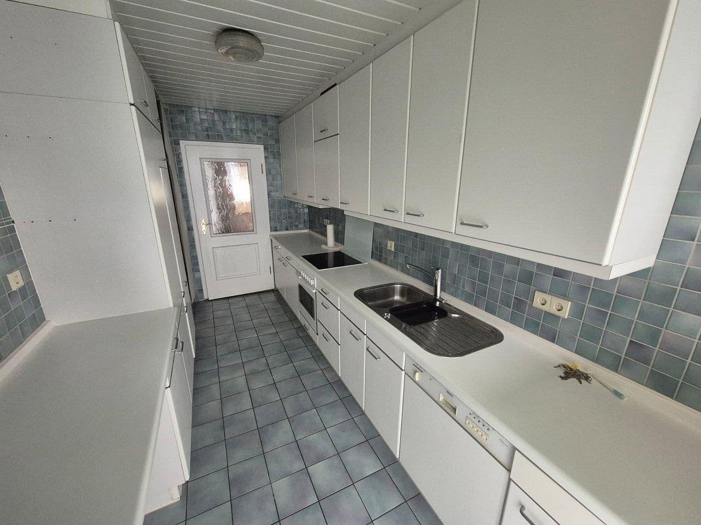 Prenájom bytu 4-izbový 98 m², Stuttgart, Bádensko-Wurttembersko Prenájom bytu 4-izbový 98 m², Stuttgart, Bádensko-Wurttembersko