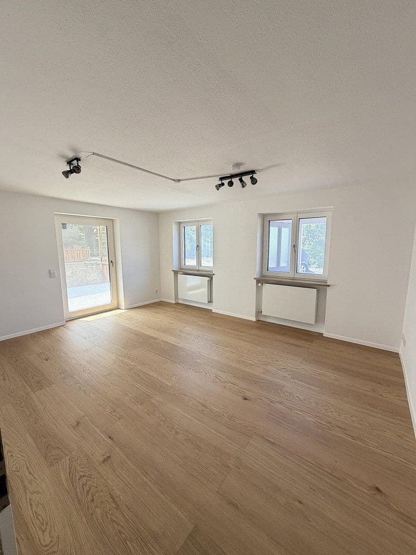 Prenájom bytu 3-izbový 84 m², Königsdorf, Bavorsko Prenájom bytu 3-izbový 84 m², Königsdorf, Bavorsko