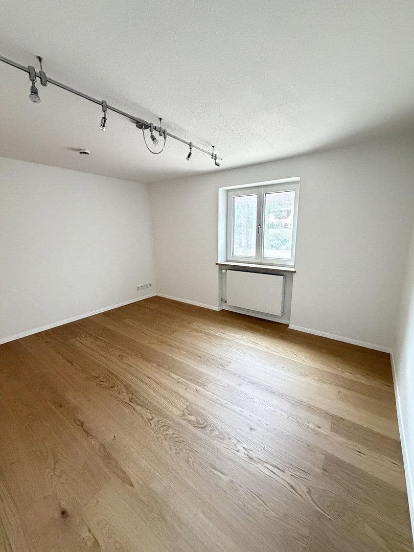 Prenájom bytu 3-izbový 84 m², Königsdorf, Bavorsko Prenájom bytu 3-izbový 84 m², Königsdorf, Bavorsko