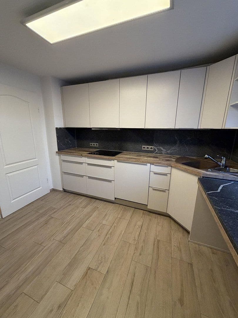 Prenájom bytu 3-izbový 84 m², Königsdorf, Bavorsko Prenájom bytu 3-izbový 84 m², Königsdorf, Bavorsko