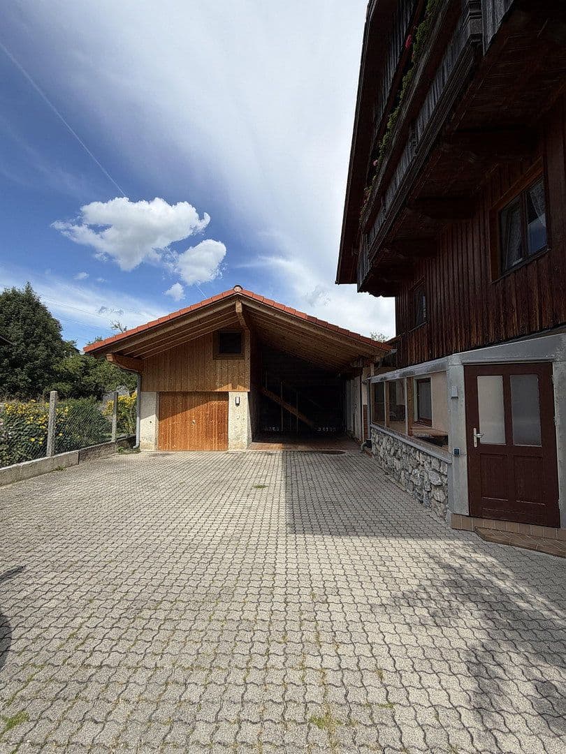 Prenájom bytu 3-izbový 84 m², Königsdorf, Bavorsko Prenájom bytu 3-izbový 84 m², Königsdorf, Bavorsko