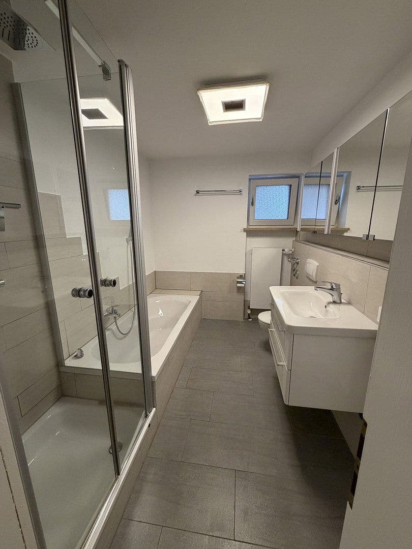 Prenájom bytu 3-izbový 84 m², Königsdorf, Bavorsko Prenájom bytu 3-izbový 84 m², Königsdorf, Bavorsko