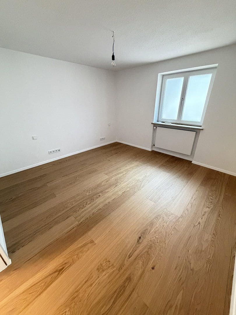 Prenájom bytu 3-izbový 84 m², Königsdorf, Bavorsko Prenájom bytu 3-izbový 84 m², Königsdorf, Bavorsko