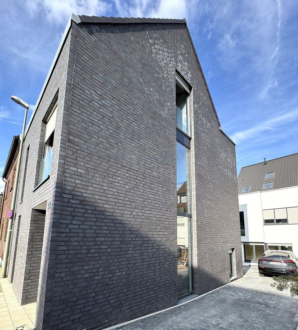 Prenájom domu 145 m², pozemok 180 m², Römerstr. 14, Meerbusch, Severné Porýnie - Westfálsko Prenájom domu 145 m², pozemok 180 m², Römerstr. 14, Meerbusch, Severné Porýnie - Westfálsko
