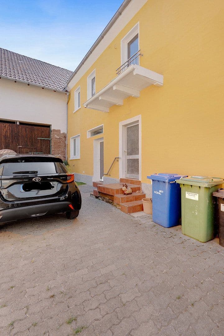 Predaj domu 189 m², pozemok 1.049 m², Bachstraße 32, Kraichtal, Bádensko-Wurttembersko Predaj domu 189 m², pozemok 1.049 m², Bachstraße 32, Kraichtal, Bádensko-Wurttembersko