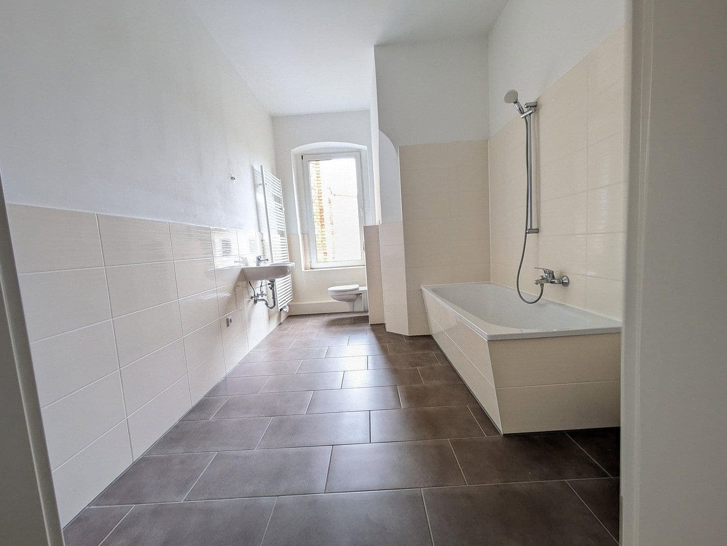 Prenájom bytu 3-izbový 81 m², Thomasiusstr. 12, Halle, Sasko-Anhaltsko Prenájom bytu 3-izbový 81 m², Thomasiusstr. 12, Halle, Sasko-Anhaltsko
