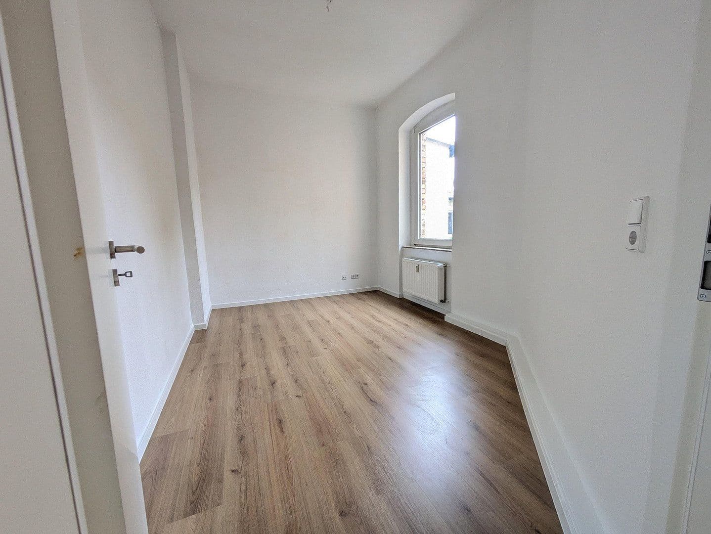 Prenájom bytu 3-izbový 81 m², Thomasiusstr. 12, Halle, Sasko-Anhaltsko Prenájom bytu 3-izbový 81 m², Thomasiusstr. 12, Halle, Sasko-Anhaltsko