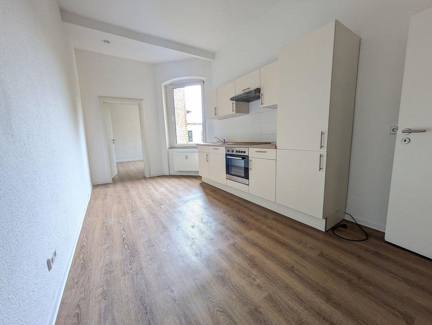 Prenájom bytu 3-izbový 81 m², Thomasiusstr. 12, Halle, Sasko-Anhaltsko Prenájom bytu 3-izbový 81 m², Thomasiusstr. 12, Halle, Sasko-Anhaltsko