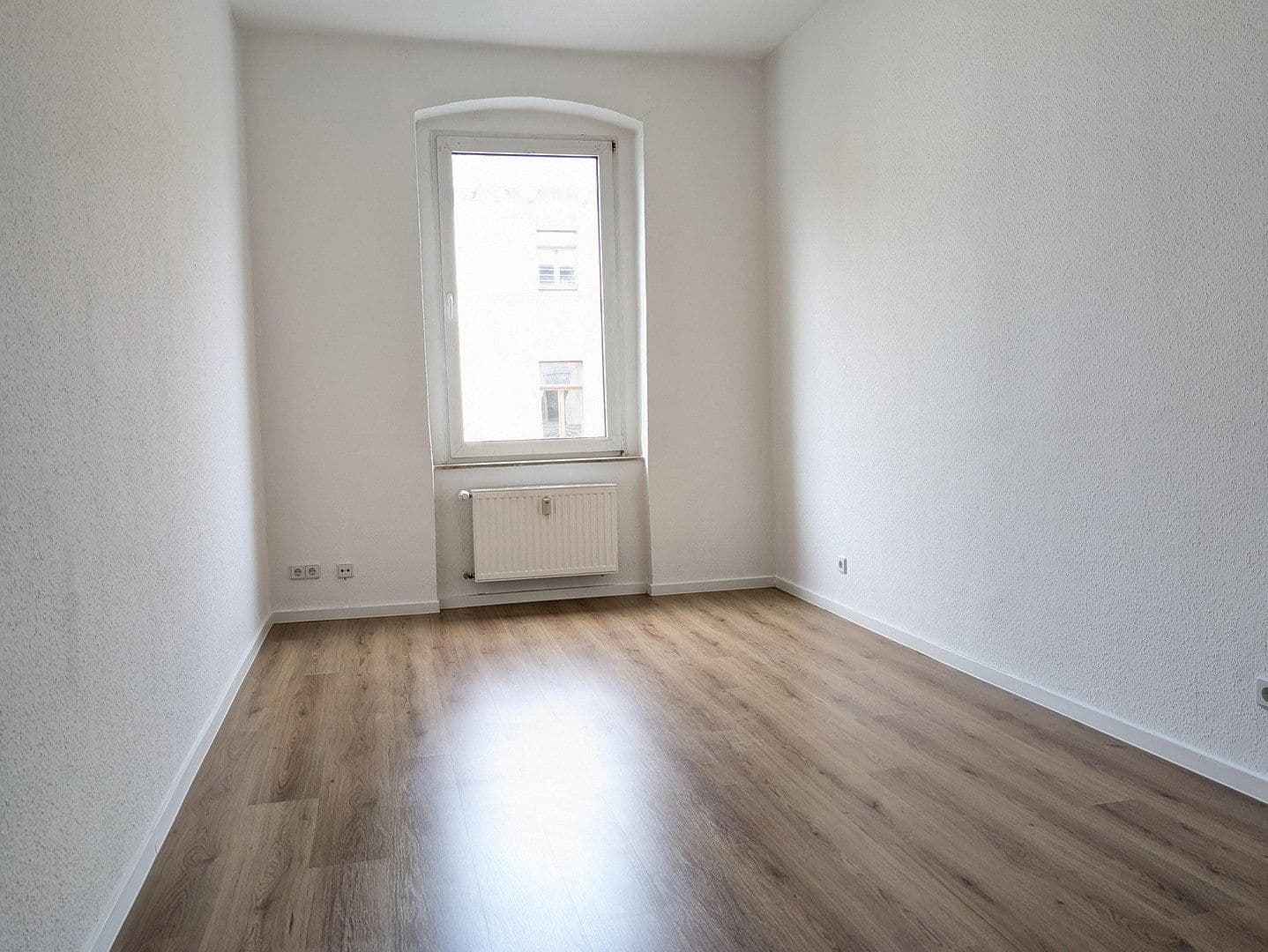 Prenájom bytu 3-izbový 81 m², Thomasiusstr. 12, Halle, Sasko-Anhaltsko Prenájom bytu 3-izbový 81 m², Thomasiusstr. 12, Halle, Sasko-Anhaltsko