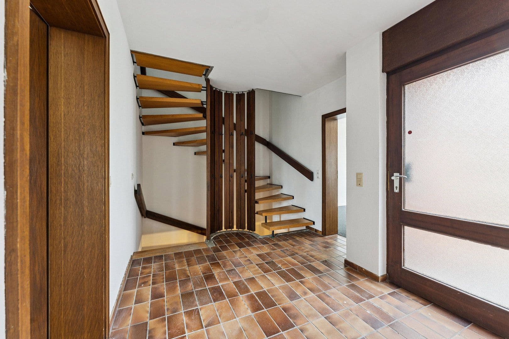 Predaj domu 130 m², pozemok 473 m², Marienburger Strasse 32, Bovenden, Dolné Sasko Predaj domu 130 m², pozemok 473 m², Marienburger Strasse 32, Bovenden, Dolné Sasko