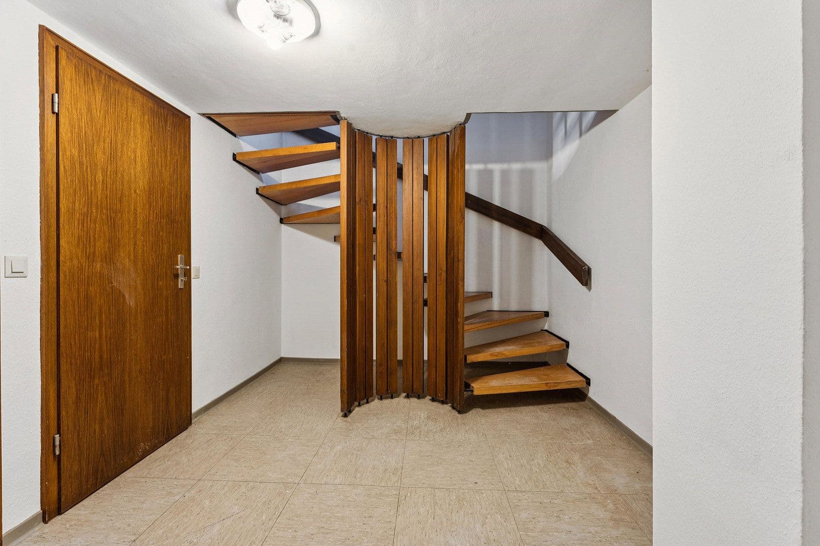 Predaj domu 130 m², pozemok 473 m², Marienburger Strasse 32, Bovenden, Dolné Sasko Predaj domu 130 m², pozemok 473 m², Marienburger Strasse 32, Bovenden, Dolné Sasko