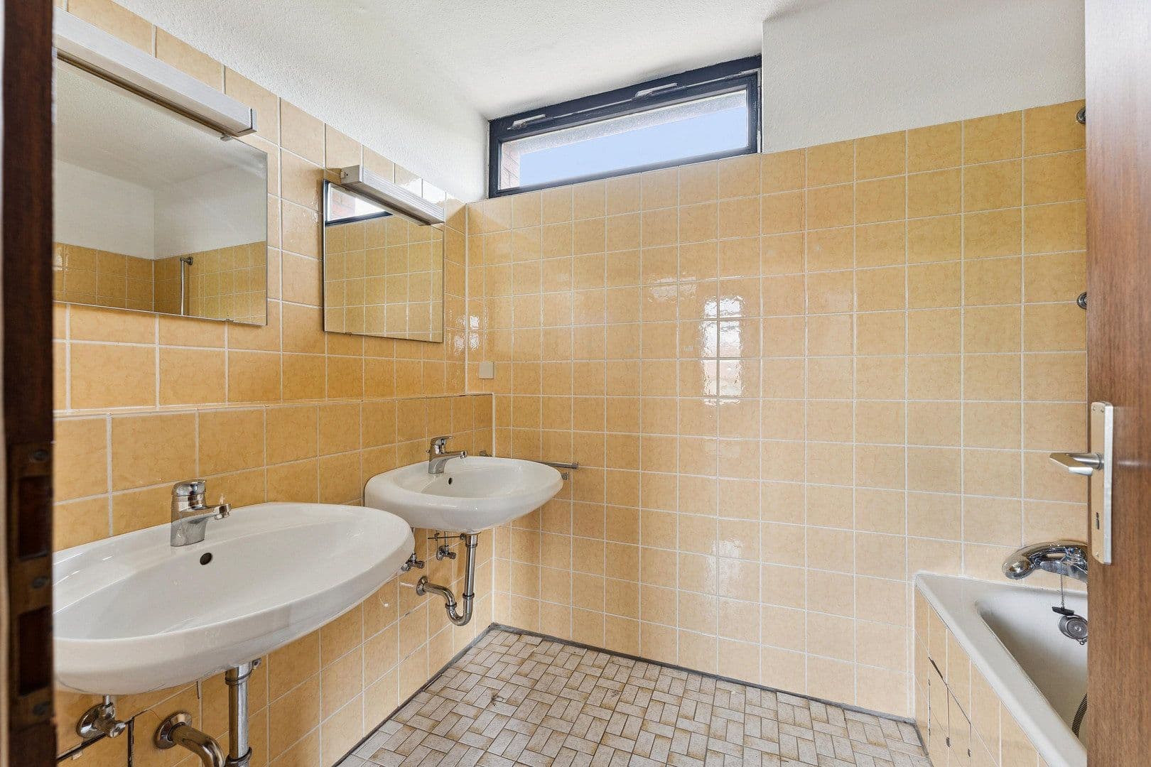 Predaj domu 130 m², pozemok 473 m², Marienburger Strasse 32, Bovenden, Dolné Sasko Predaj domu 130 m², pozemok 473 m², Marienburger Strasse 32, Bovenden, Dolné Sasko