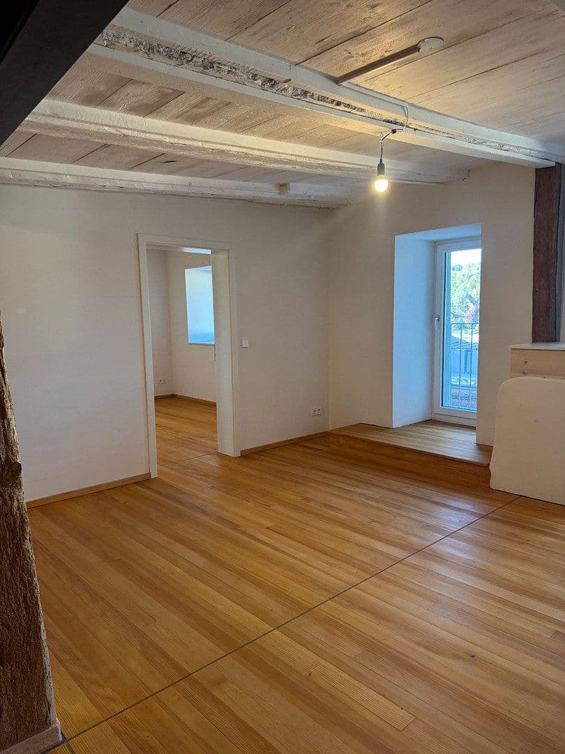 Prenájom bytu 3-izbový 137 m², Sommergasse 16, Bräunlingen, Bádensko-Wurttembersko Prenájom bytu 3-izbový 137 m², Sommergasse 16, Bräunlingen, Bádensko-Wurttembersko