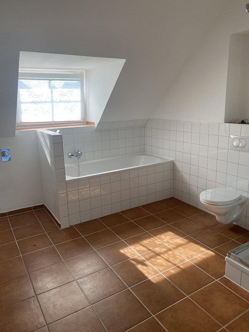 Prenájom bytu 3-izbový 100 m², Kantstrasse 16-18, Lübeck, Šlezvicko-Holštajnsko Prenájom bytu 3-izbový 100 m², Kantstrasse 16-18, Lübeck, Šlezvicko-Holštajnsko
