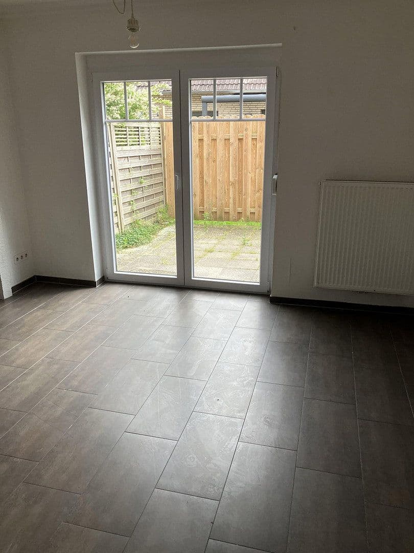 Predaj domu 108 m², pozemok 822 m², Weener, Dolné Sasko Predaj domu 108 m², pozemok 822 m², Weener, Dolné Sasko