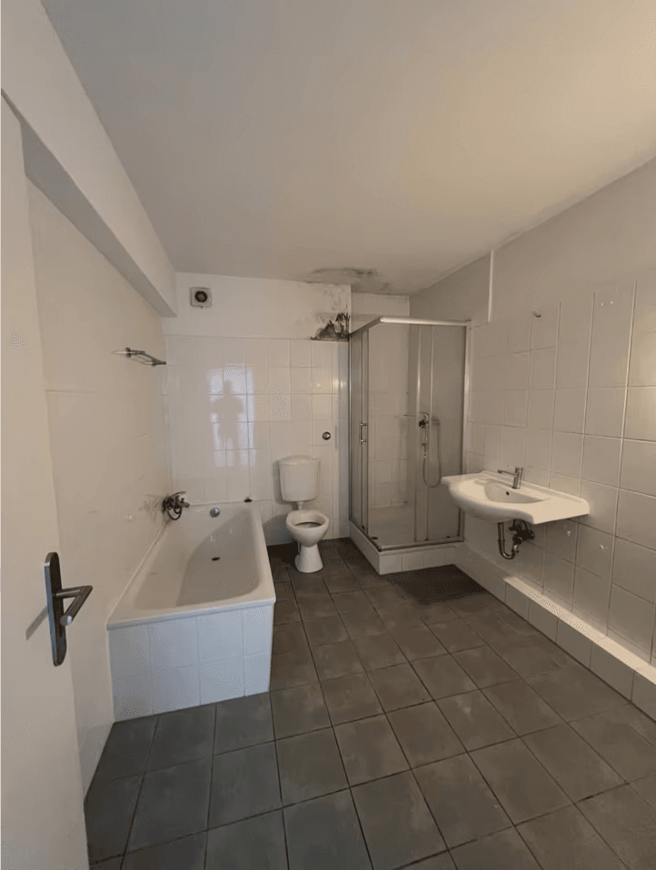 Prenájom bytu 3-izbový 96 m², Hochemmericher Str. 29, Duisburg, Severné Porýnie - Westfálsko Prenájom bytu 3-izbový 96 m², Hochemmericher Str. 29, Duisburg, Severné Porýnie - Westfálsko