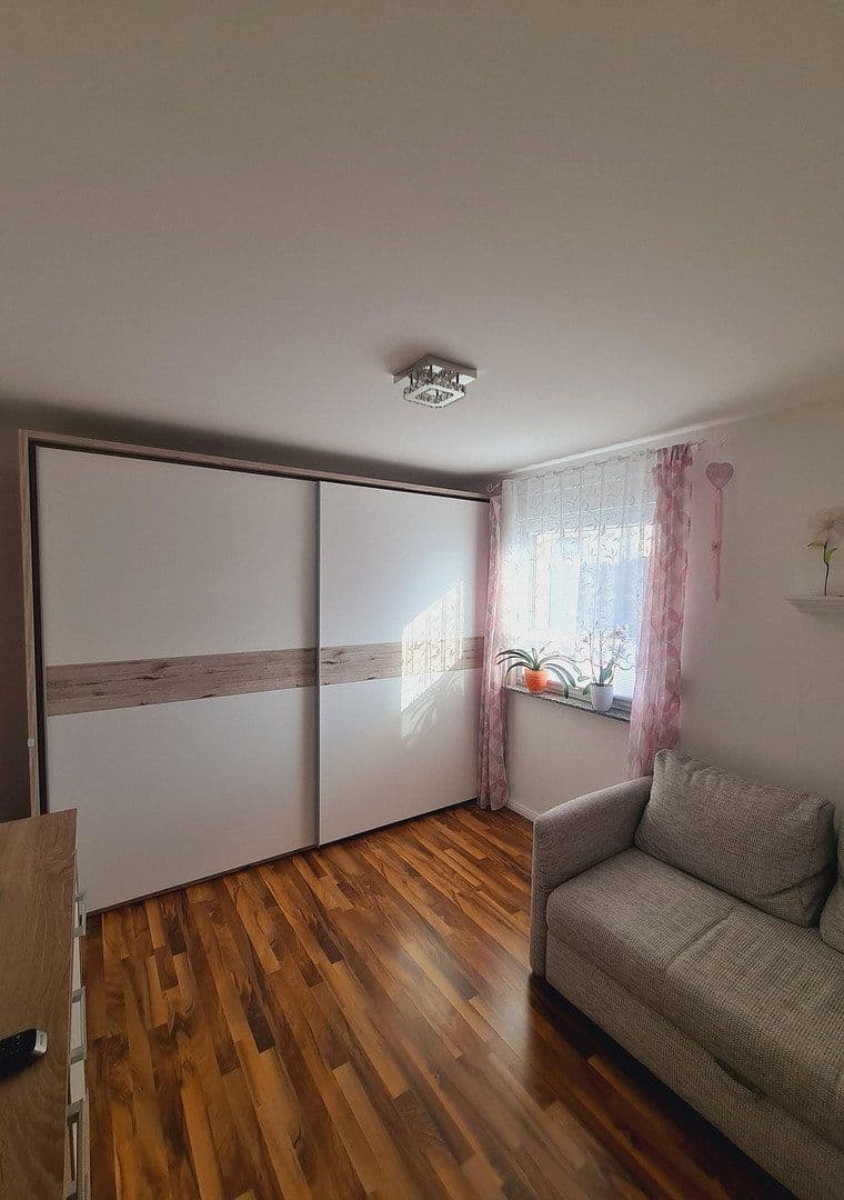 Predaj domu 110 m², pozemok 547 m², Rehfelde, Brandenbursko Predaj domu 110 m², pozemok 547 m², Rehfelde, Brandenbursko