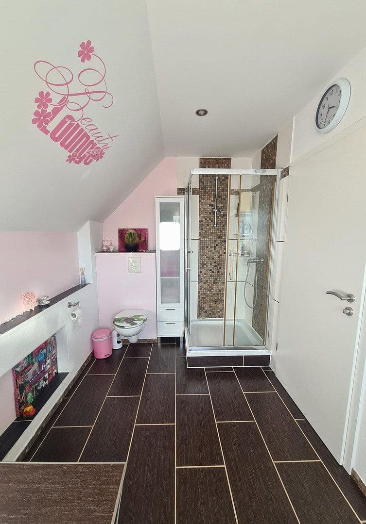 Predaj domu 110 m², pozemok 547 m², Rehfelde, Brandenbursko Predaj domu 110 m², pozemok 547 m², Rehfelde, Brandenbursko