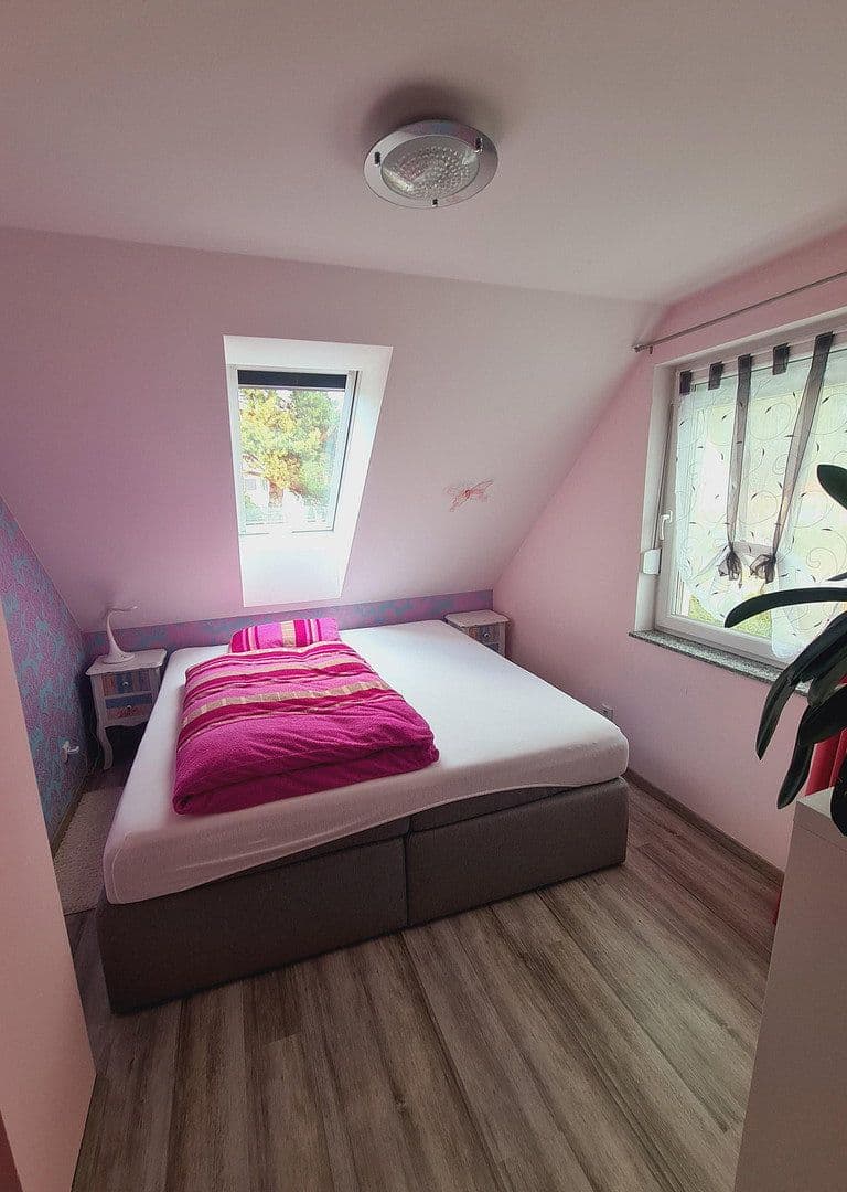 Predaj domu 110 m², pozemok 547 m², Rehfelde, Brandenbursko Predaj domu 110 m², pozemok 547 m², Rehfelde, Brandenbursko