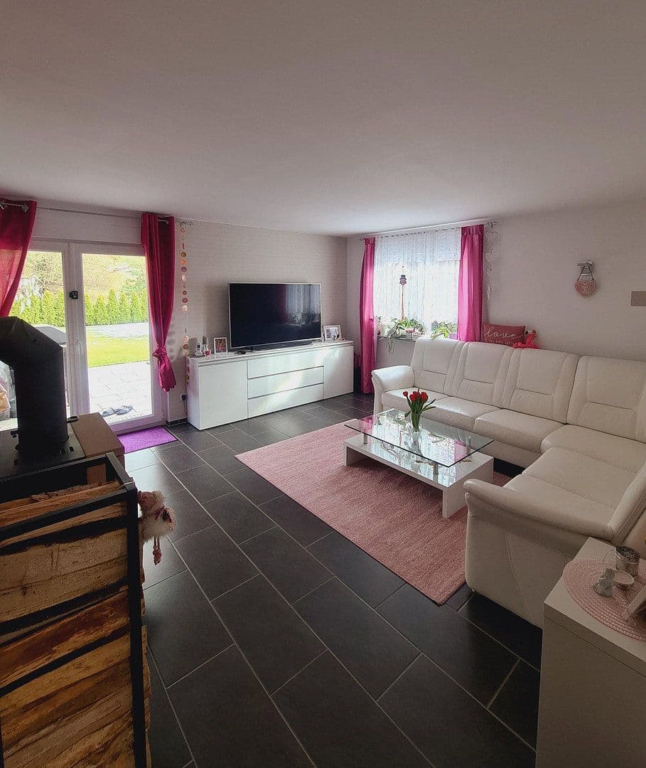 Predaj domu 110 m², pozemok 547 m², Rehfelde, Brandenbursko Predaj domu 110 m², pozemok 547 m², Rehfelde, Brandenbursko