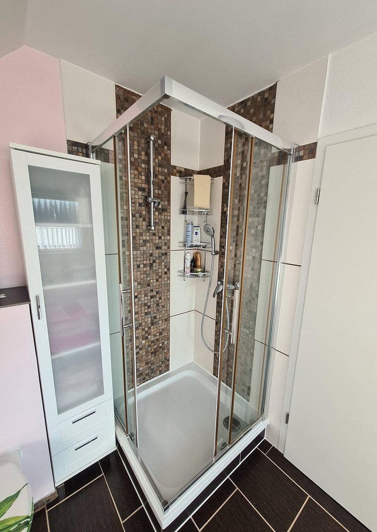 Predaj domu 110 m², pozemok 547 m², Rehfelde, Brandenbursko Predaj domu 110 m², pozemok 547 m², Rehfelde, Brandenbursko
