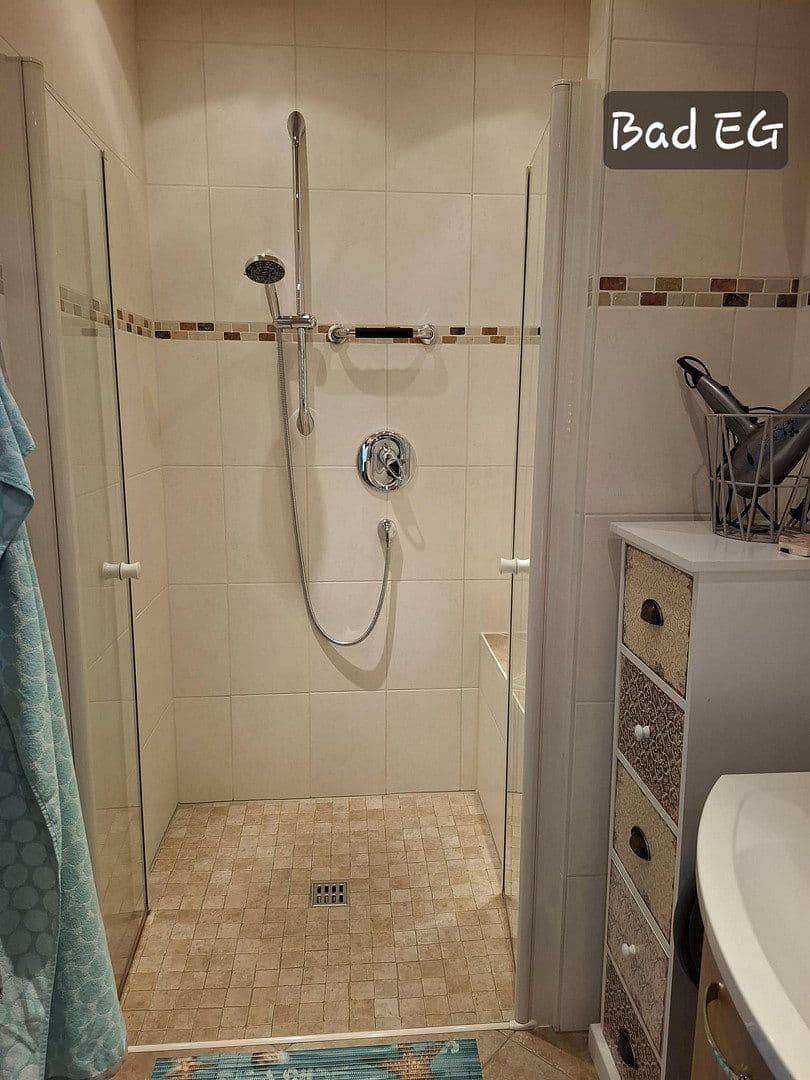 Predaj domu 201 m², pozemok 655 m², Kirchstraße 34, Ehringshausen, Hesensko Predaj domu 201 m², pozemok 655 m², Kirchstraße 34, Ehringshausen, Hesensko