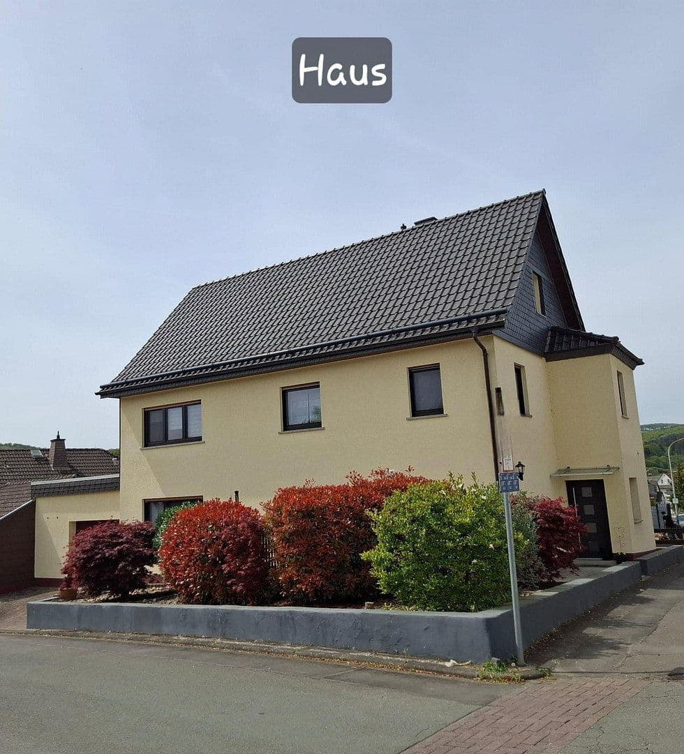 Predaj domu 201 m², pozemok 655 m², Kirchstraße 34, Ehringshausen, Hesensko Predaj domu 201 m², pozemok 655 m², Kirchstraße 34, Ehringshausen, Hesensko