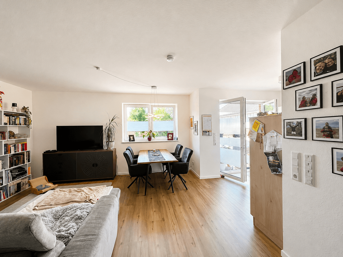 Prenájom bytu 4-izbový 88 m², Dinklage, Dolné Sasko Prenájom bytu 4-izbový 88 m², Dinklage, Dolné Sasko