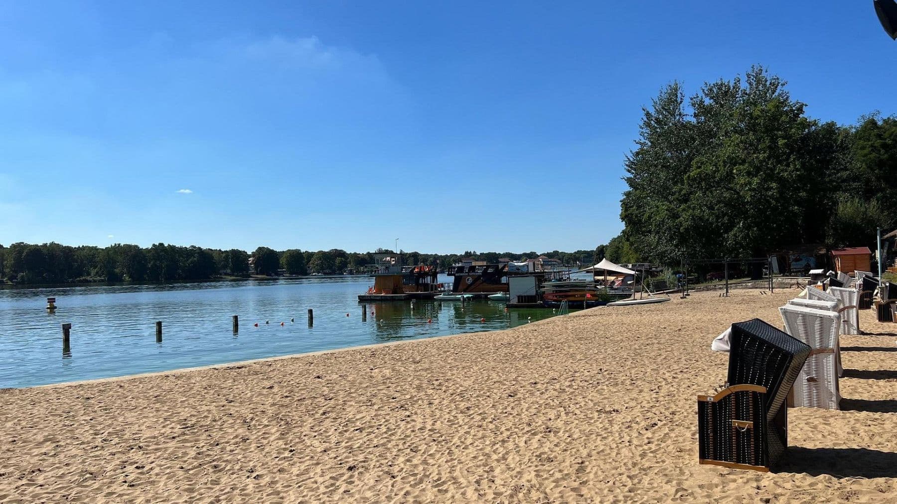 Prenájom bytu 2-izbový 61 m², Zum Langen See 38, Berlin, Berlín Prenájom bytu 2-izbový 61 m², Zum Langen See 38, Berlin, Berlín