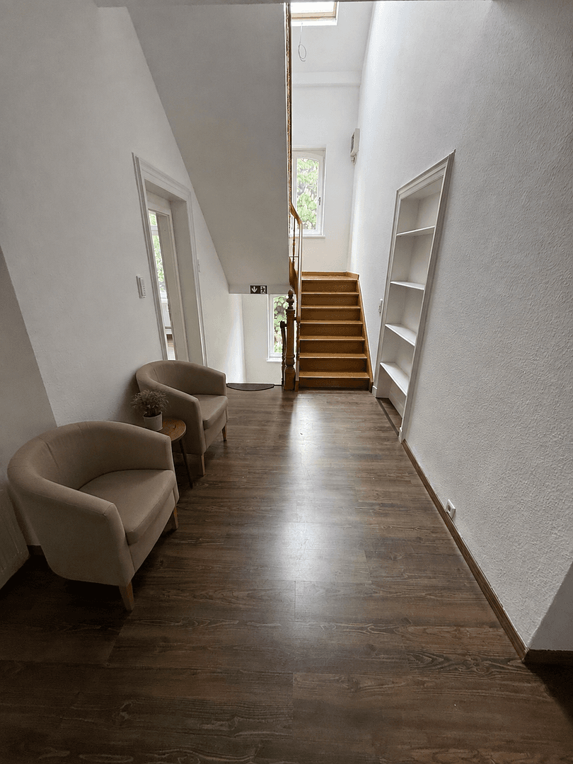 Prenájom kancelárie 42 m², Oberbenrader Str. 51, Nordrhein-Westfalen - Krefeld, Severné Porýnie - Westfálsko Prenájom kancelárie 42 m², Oberbenrader Str. 51, Nordrhein-Westfalen - Krefeld, Severné Porýnie - Westfálsko