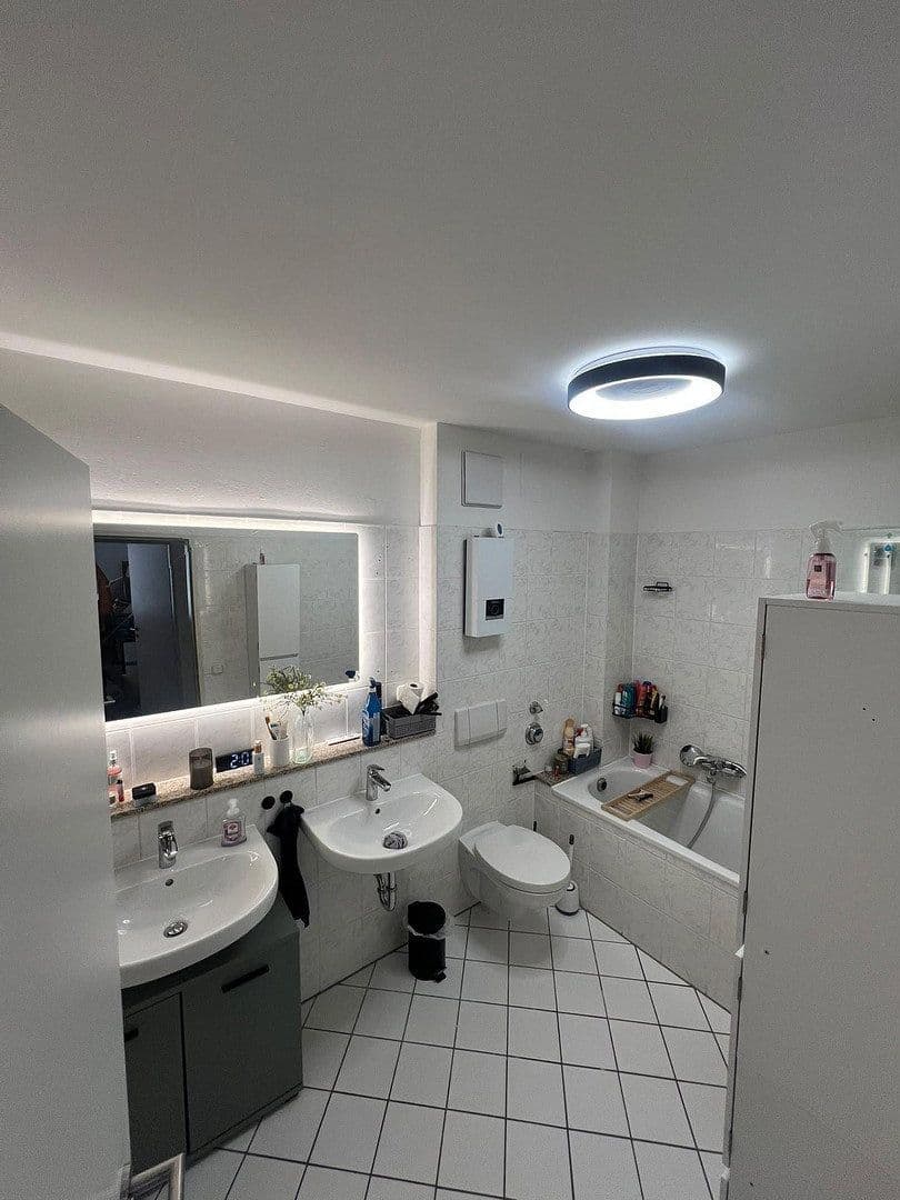 Prenájom bytu 3-izbový 80 m², Markusstr. 9, Niederkassel, Severné Porýnie - Westfálsko Prenájom bytu 3-izbový 80 m², Markusstr. 9, Niederkassel, Severné Porýnie - Westfálsko