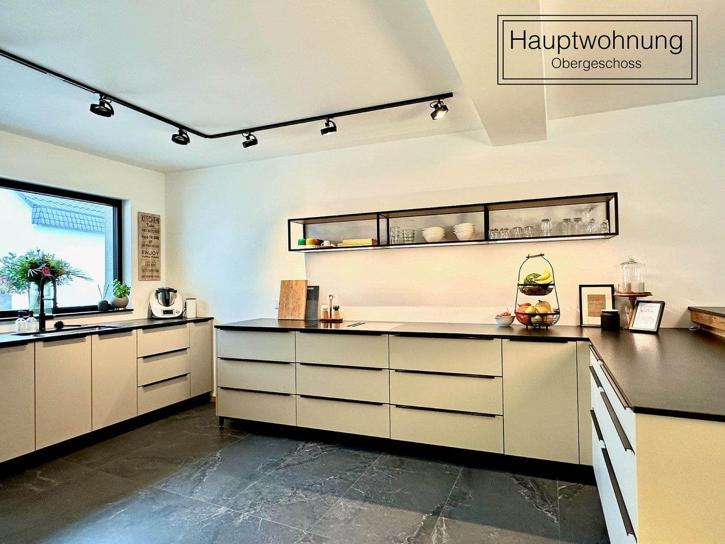 Predaj domu 384 m², pozemok 970 m², Mannebach, Porýnie-Falcko Predaj domu 384 m², pozemok 970 m², Mannebach, Porýnie-Falcko