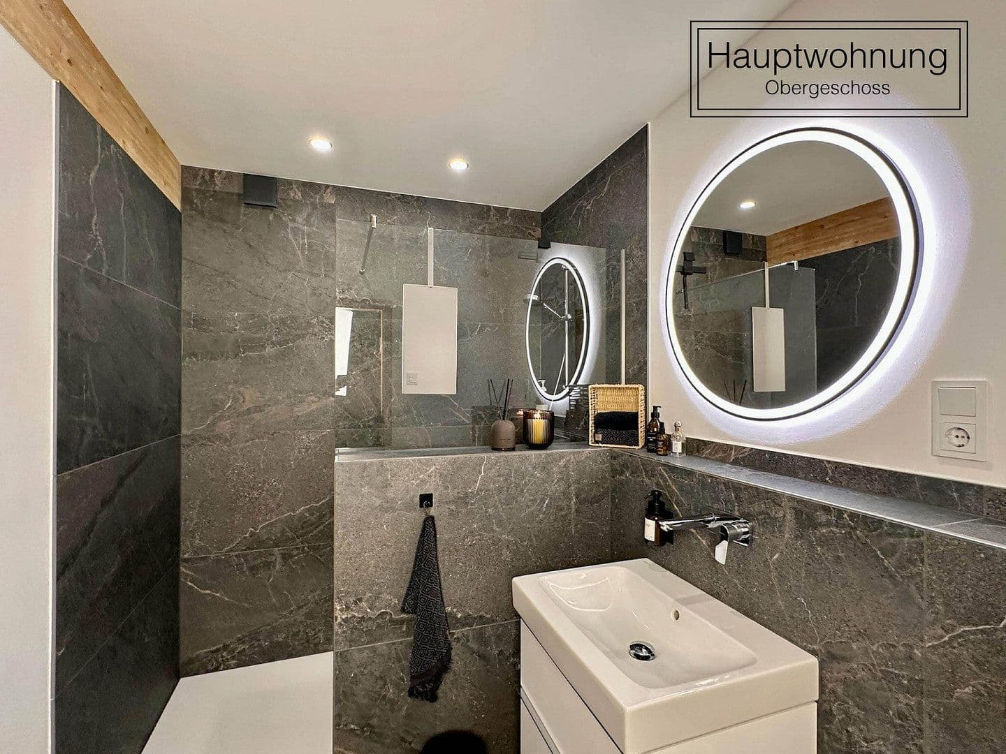 Predaj domu 384 m², pozemok 970 m², Mannebach, Porýnie-Falcko Predaj domu 384 m², pozemok 970 m², Mannebach, Porýnie-Falcko