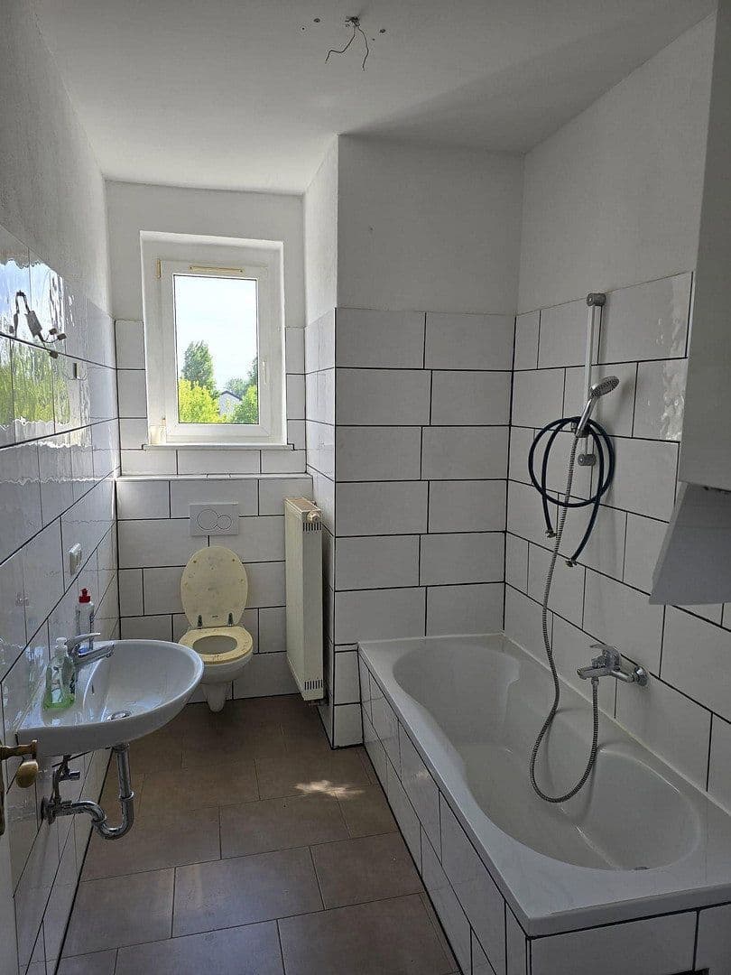 Prenájom bytu 3-izbový 86 m², Mitschurinstr. 5, Bitterfeld-Wolfen, Sasko-Anhaltsko Prenájom bytu 3-izbový 86 m², Mitschurinstr. 5, Bitterfeld-Wolfen, Sasko-Anhaltsko