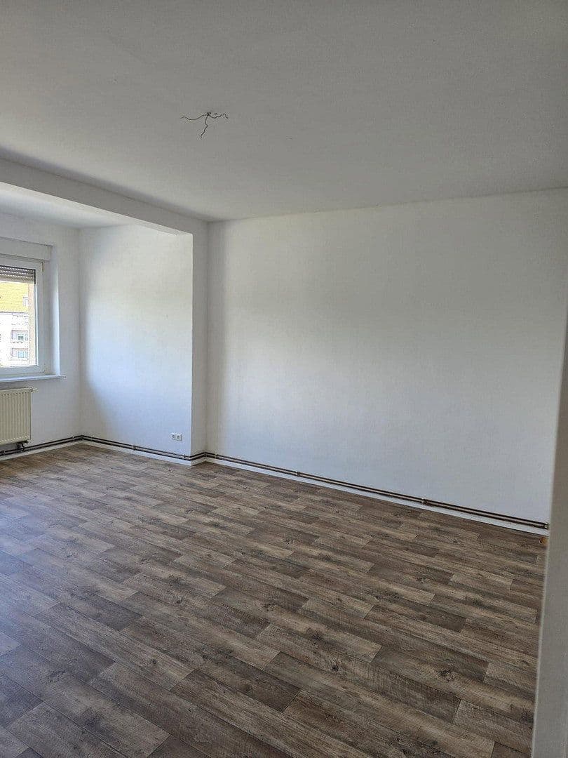 Prenájom bytu 3-izbový 86 m², Mitschurinstr. 5, Bitterfeld-Wolfen, Sasko-Anhaltsko Prenájom bytu 3-izbový 86 m², Mitschurinstr. 5, Bitterfeld-Wolfen, Sasko-Anhaltsko