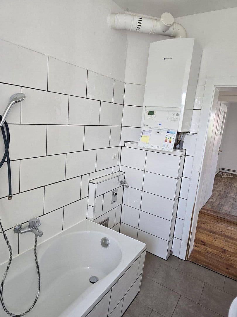 Prenájom bytu 3-izbový 86 m², Mitschurinstr. 5, Bitterfeld-Wolfen, Sasko-Anhaltsko Prenájom bytu 3-izbový 86 m², Mitschurinstr. 5, Bitterfeld-Wolfen, Sasko-Anhaltsko