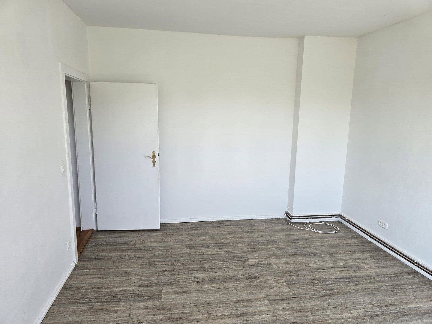 Prenájom bytu 3-izbový 86 m², Mitschurinstr. 5, Bitterfeld-Wolfen, Sasko-Anhaltsko Prenájom bytu 3-izbový 86 m², Mitschurinstr. 5, Bitterfeld-Wolfen, Sasko-Anhaltsko