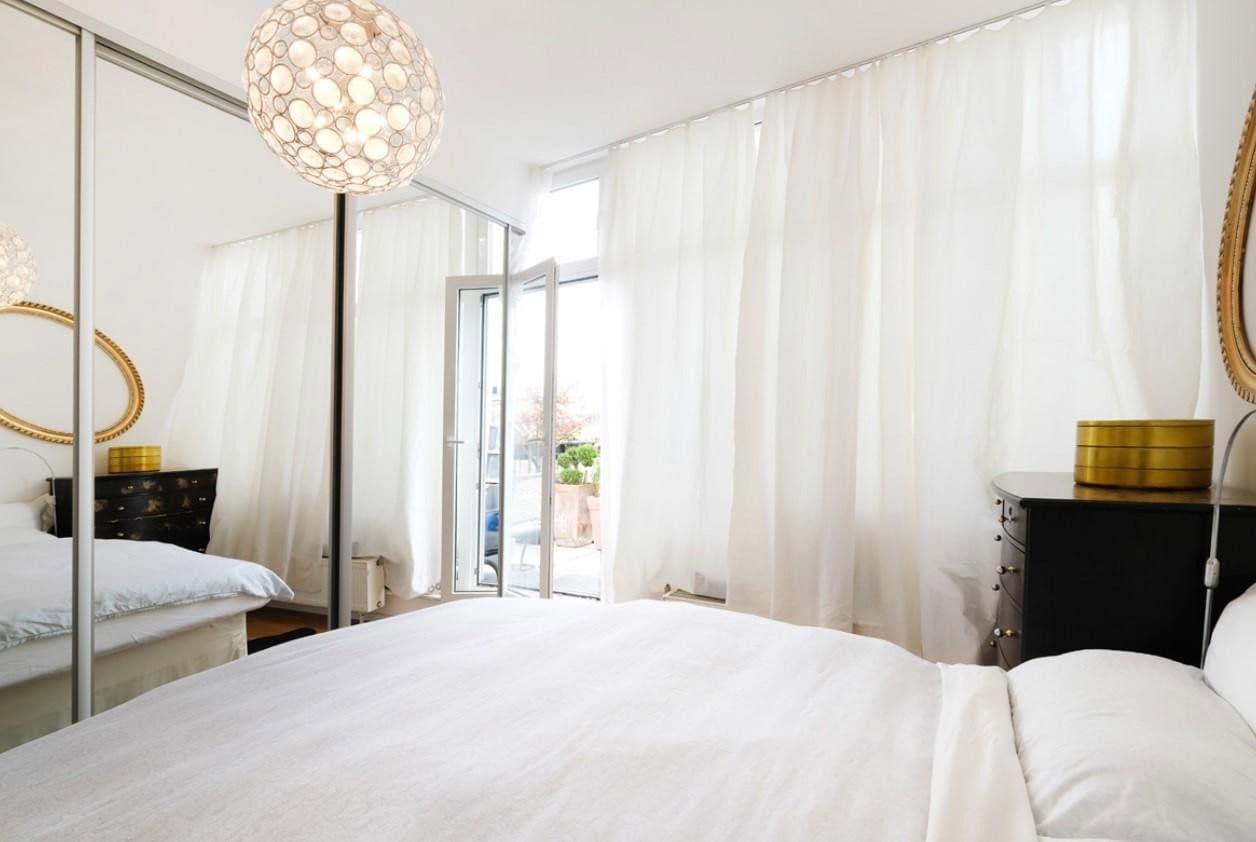 Predaj bytu 2-izbový 98 m², Berlin, Berlín Predaj bytu 2-izbový 98 m², Berlin, Berlín